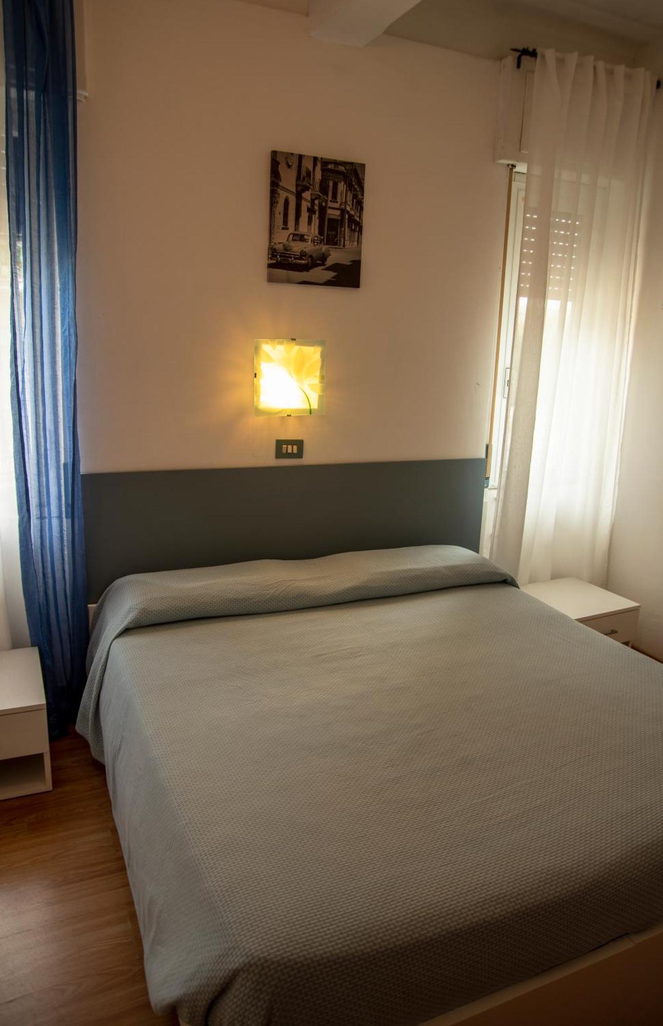 Albergo La Marinella Варацце Екстер'єр фото